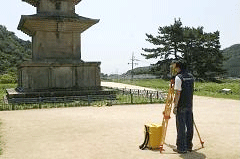 Safety check performed on the three-story pagoda of the Gameunsa Temple Site image